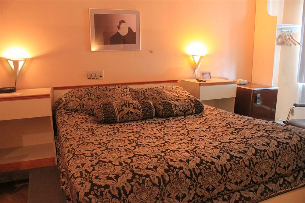 Motel Des Pays D'En Haut Val-David Luaran gambar