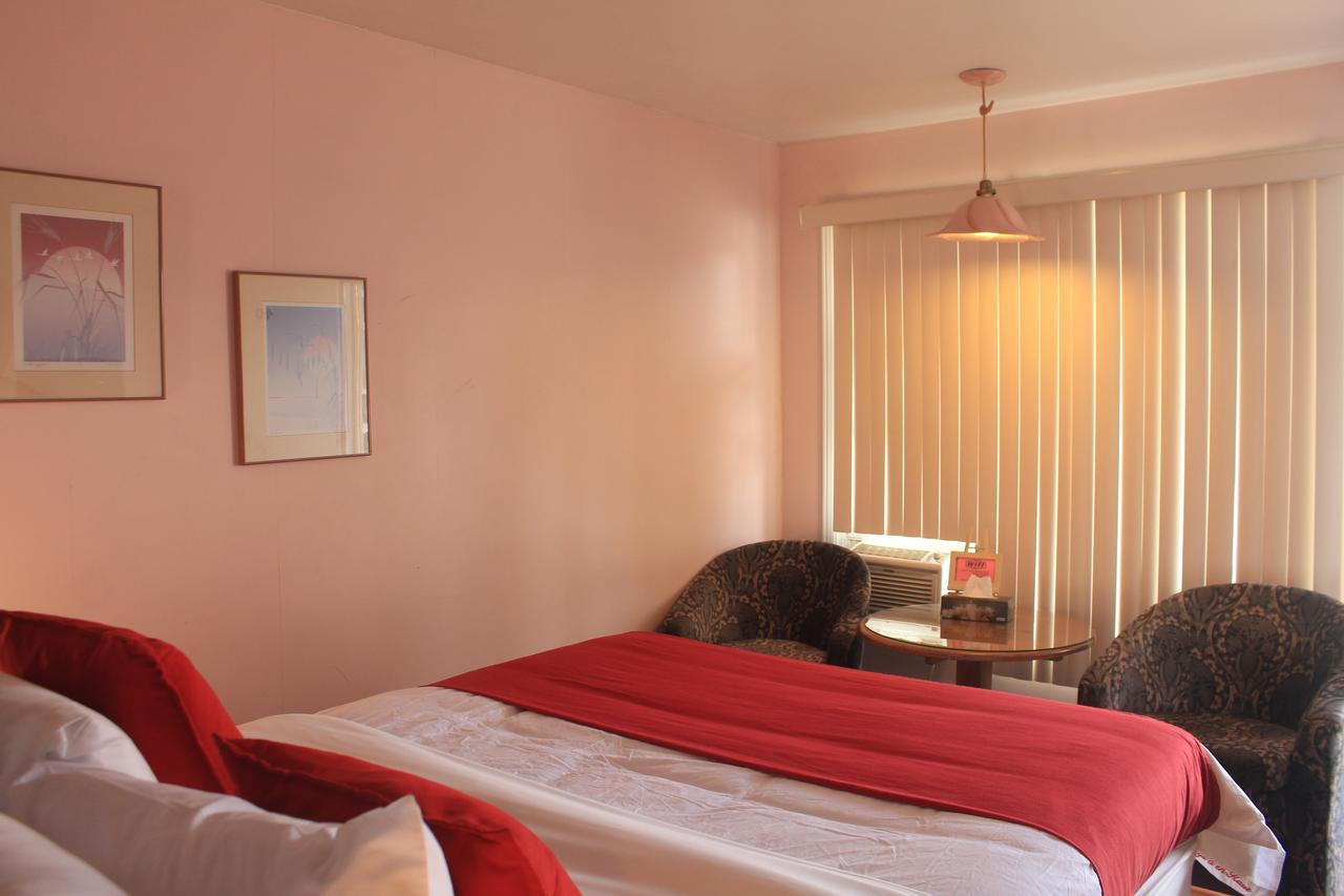 Motel Des Pays D'En Haut Val-David Luaran gambar