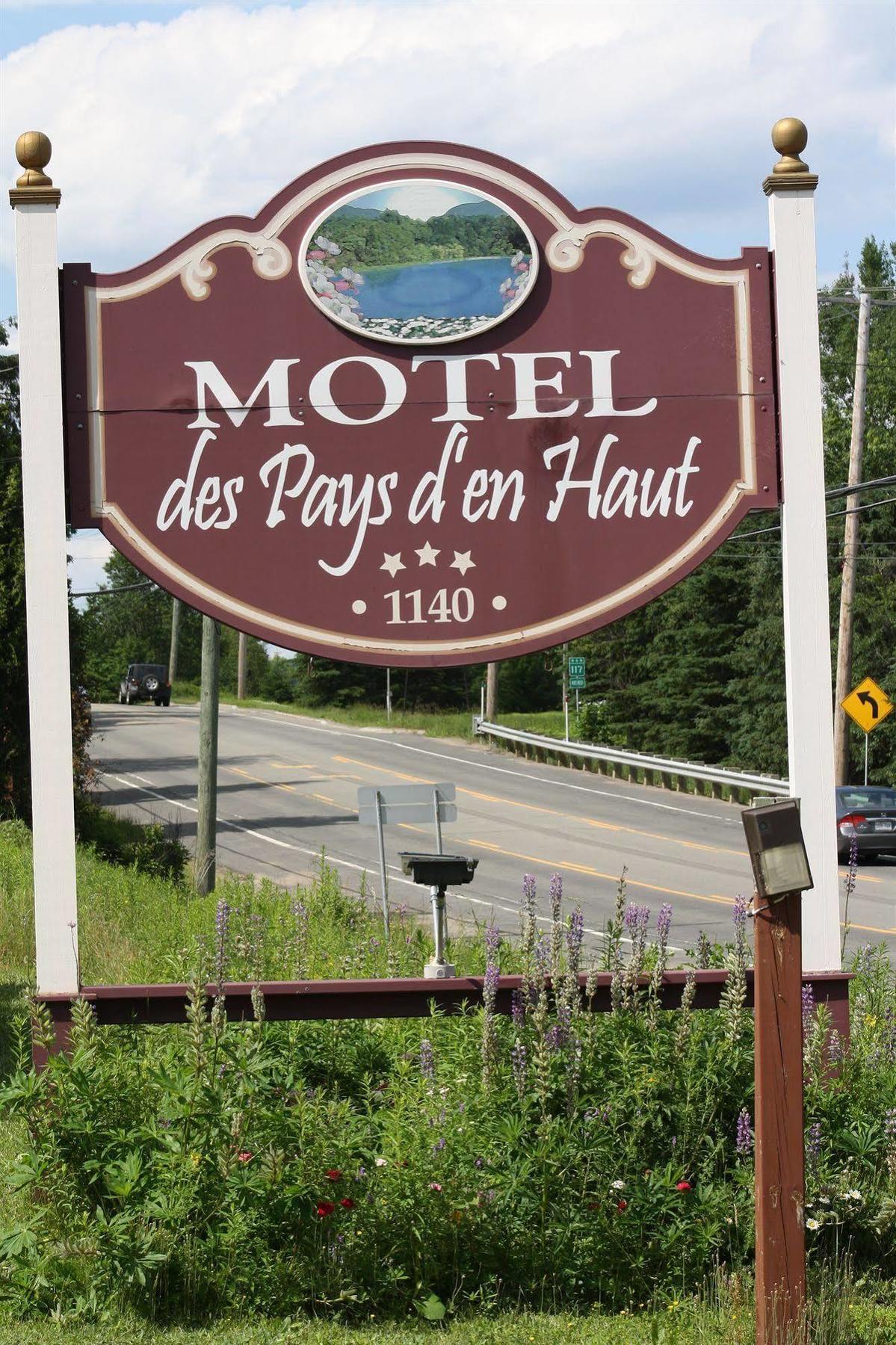 Motel Des Pays D'En Haut Val-David Luaran gambar